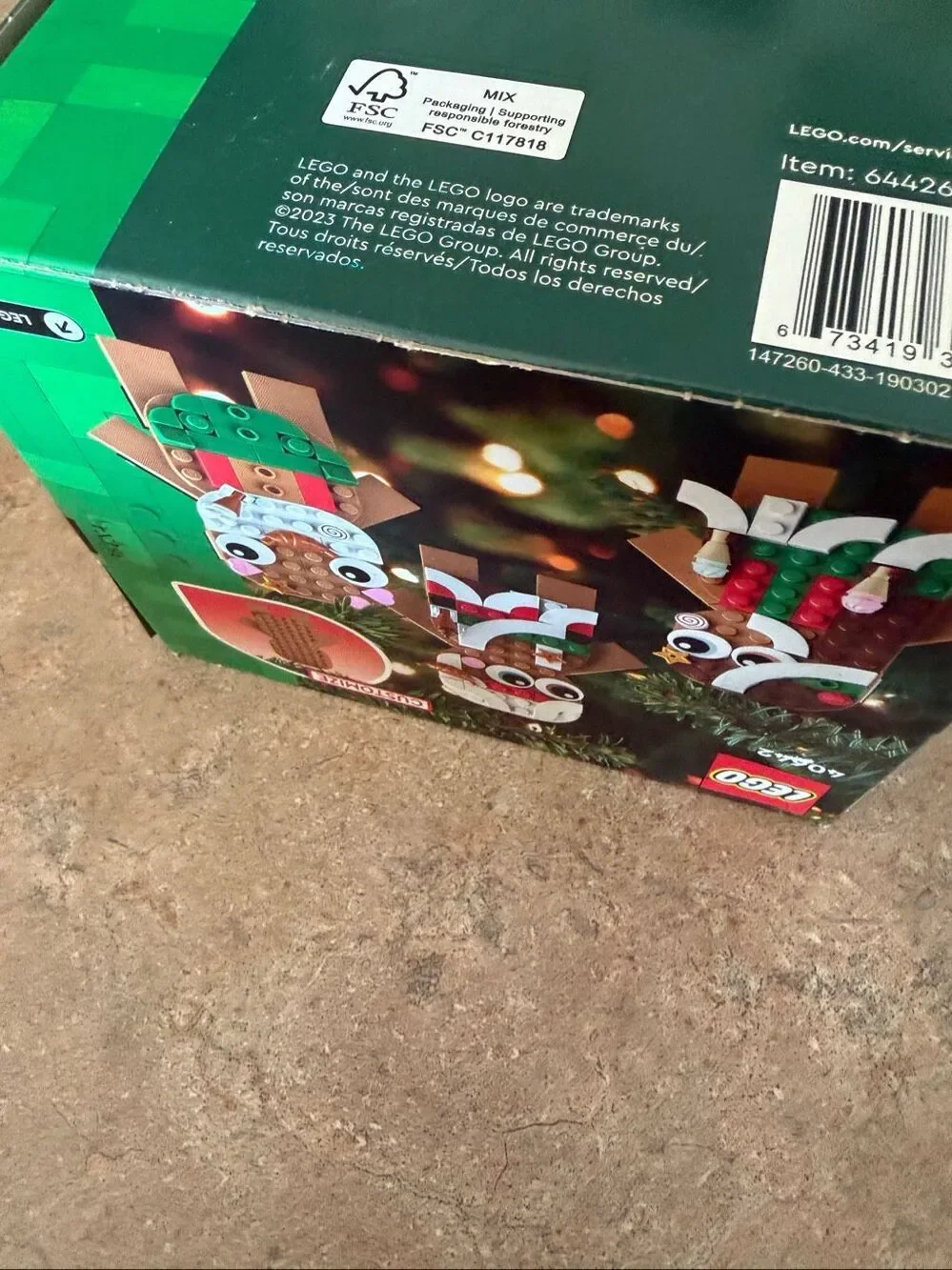 LEGO 40642 Gingerbread Ornaments Christmas Set 190 Pieces Box Damage